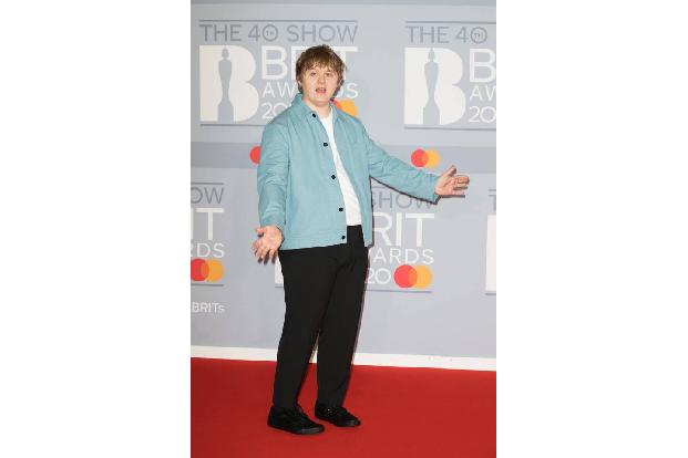 Als großer Gewinner des Abends durfte sich Lewis Capaldi feiern, denn der Schotte gewann gleich zwei Preise: den als bester ...