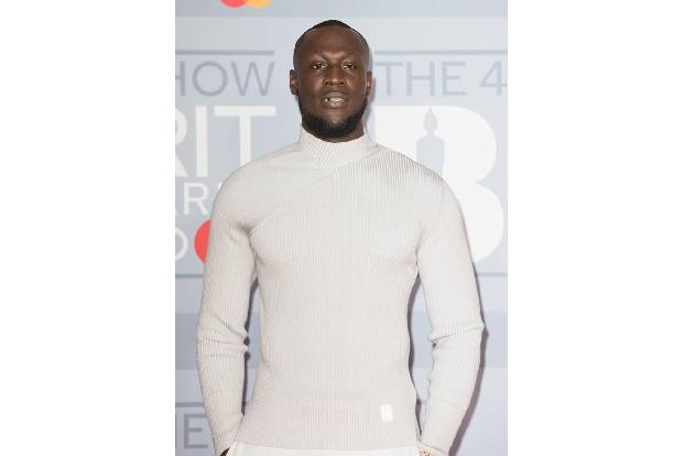...Stormzy als bester britischer Solokünstler ausgezeichnet wurde, konnte er sich einen Seitenhieb auf die vornehmlich männl...