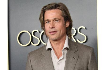 Auch Brad Pitt eilt von Erfolg zu Erfolg. Als bester Nebendarsteller ausgezeichnet, ließ er seine Dankesrede von seiner Koll...