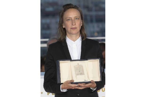 ...fremdsprachiger Film erhielt 'Portrait of a Lady on Fire' von Céline Sciamma den London Critics' Circle Award. Das Melodr...