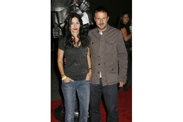 ...Geschenk, das Courteney Cox 2010 ihrem damaligen Ehemann David Arquette machte, denn sie gab ihm ein antikes Karussell-Pf...