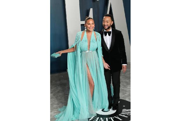 ...bei Chrissy Teigen und John Legend. Letzterer lud seine Frau in seinen Privatjet ein. Die durfte sich dann spontan aussuc...