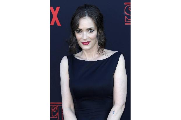 ...im Gegensatz zum Tattoo hält sie meist nicht ewig. Als die beiden sich trennten, machte Johnny aus 'Winona Forever' einfa...