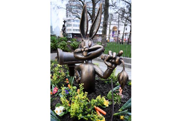 Leicester Square brüstet sich nicht nur mit zahllosen Kinos, sonders ist auch Schauplatz von Filmpremieren und damit fest im...