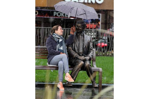 ...mit Filmbezug den Platz im Herzen des Londoner West Ends - so auch Mr. Bean, der schon seit 30 Jahren die Menschen zum La...