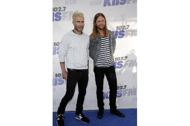 Der erste Auftritt von Maroon 5 ist eine längere Geschichte: James Valentine, der Gitarrist der Band, besuchte gemeinsam mit...