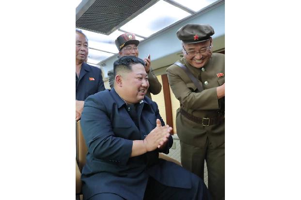 Auf den ersten drei Plätzen befinden sich männliche Politiker: Kim Jong-un macht den Anfang. Zu Beginn des Jahres wurde spek...