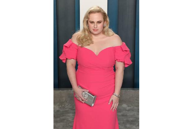 Schauspielerin Rebel Wilson wird zu Weihnachten über die Pisten von Aspen, Colorado wedeln. Ihre Schwester Annachi, ihr Freu...