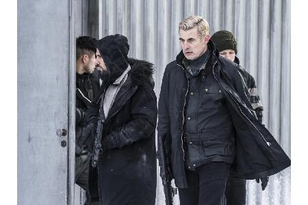 Ganz nebenbei legt sie sich noch mit der NSA an und ist kurz davor, einer gewaltigen Verschwörung der US-Behörde und des Aus...