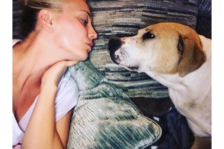 Kaley Cuoco (32) liebt Tiere! Neben sieben Pferden und einigen Hasen hat der 