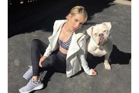 Auch Emma Roberts (27) ist auf den Hund gekommen. Fun Fact: Sie spielte 2009 die Hauptrolle in der Familien-Komödie 