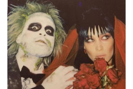 Supermodel Bella Hadid und Stylist Matthew Henson gingen als Beetlejuice und Lydia.