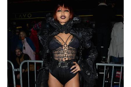 Model-Kollegin Danielle Herrington, die vor allem durch die berühmte 
