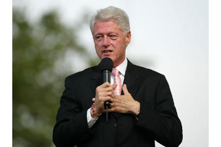 Nach einem vierfachen Bypass fing Bill Clinton (72) an, sich vegan zu ernähren. Im Gespräch mit dem amerikanischen Fernsehse...