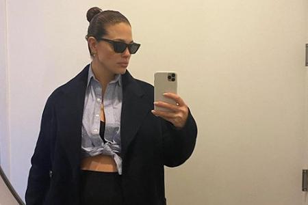 Ashley Graham würde lieber auf die Klamotten verzichten