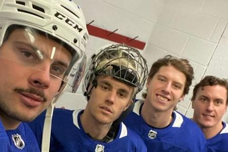 Justin Bieber mit Spielerin der Toronto Maple Leafs