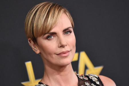 Ob sich Charlize Theron im neuen Jahr 