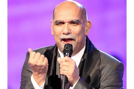 Freddy Sahin-Scholl hat die außergewöhnliche Fähigkeit, ein Musikstück in zwei Stimmlagen zu singen, was ihm 2010 schließlic...