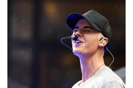 Teenie-Schwarm Justin Bieber ist ebenfalls Linkshänder...