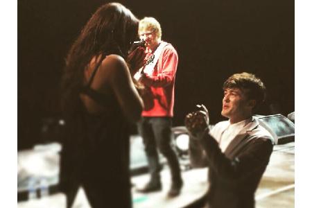 Herz für einen Kollegen hat Ed Sheeran (27) bewiesen: Im Jahr 2015 half er Jake Roche von der Band Rixton beim perfekten Ant...