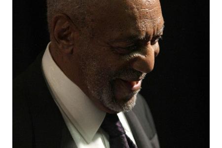Was für ein Absturz: Comedy-Legende Bill Cosby wandert im September hinter Gitter. Er wird wegen sexueller Nötigung zu einer...