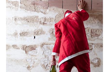 Keine Lust auf Weihnachten und die festliche Musik nervt? Diese Anti-Weihnachtssongs heben die Stimmung bei jedem Feiertagsm...