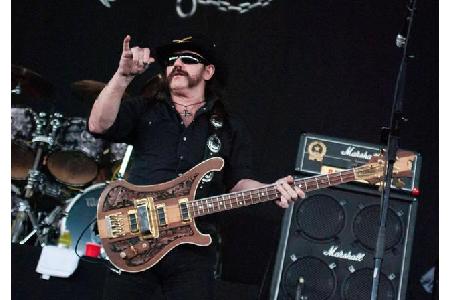Nur einer ist sowohl auf als auch vor der Bühne dieselbe Person: Motörhead-Frontmann Lemmy Kilmister bringt seit den 60er Ja...