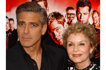 Auch George Clooney ist ein echtes Muttersöhnchen. Zu Problemen mit Ehefrau Amal führt das aber nicht. 