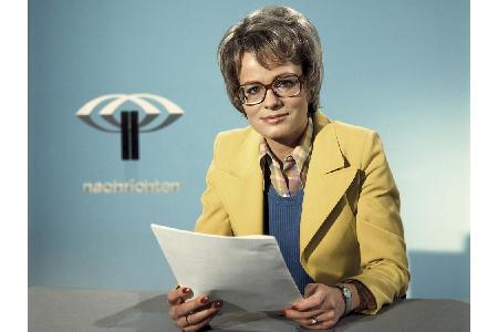 Sie war die erste Frau im westdeutschen Fernsehen, die eine Nachrichtensendung moderierte: Wibke Bruhns schrieb 1971 bei den...