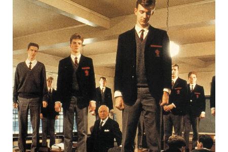 Ein echter Gänsehautmoment: Zum Schluss des Films würdigen die Schüler John Keating mit den Worten: Oh Käpt'n, mein Käpt'n. ...