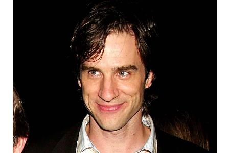 James Waterston konnte immerhin noch einige Rollen in Serien ergattern. So konnten ihn Fans u.a. in 