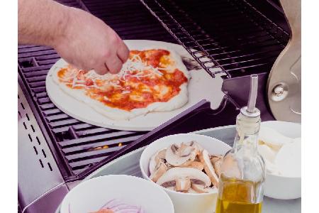 Pizza schmeckt nicht nur aus dem Ofen gut, auch vom Grill wird sie zum echten Party-Kracher. Individuell belegt kommt garant...