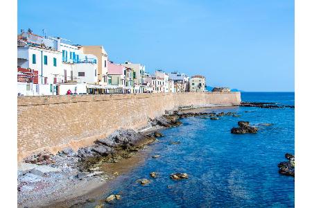 Eher unbekannt ist hingegen Alghero auf der italienischen Mittelmeerinsel Sardinien. Dabei haben sich die 44.000 Einwohner e...