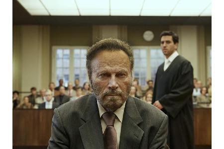 Zudem hat er mit der Strafverteidiger-Legende Richard Mattinger (Heiner Lauterbach) einen Gegner, der ihm haushoch überlegen...