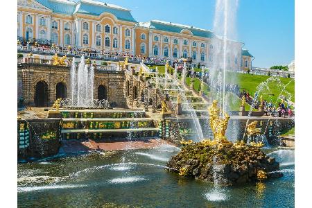 Schloss Peterhof gilt als russisches Versailles. Die Besonderheit? Ein russischer Hydraulik-Ingenieur konstruierte ein 22 Ki...