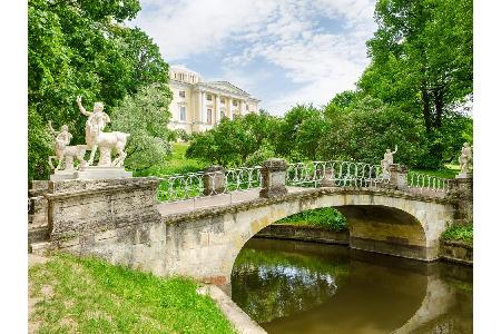 Etwas außerhalb von St. Petersburg liegt Pawlowsk - Sommerresidenz der russischen Zaren. Aber nicht nur der Königsfamilie di...