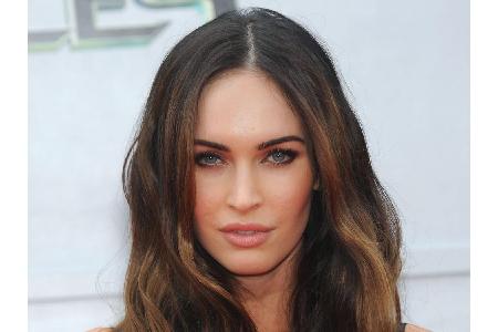 Diese Sucht teilt Megan Fox mit Millionen Frauen weltweit: Die Sexbombe ist ganz verrückt nach Schuhen - vor allem sehr teur...