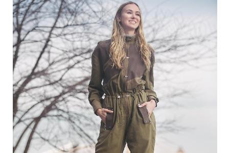 Es darf auch bequem sein: Maskuline Overalls sind in Mode und können mit den richtigen Accessoires lässig und stylisch zugle...
