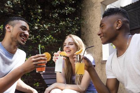 1_Fettnäpfchen Sprache Westend61.jpg