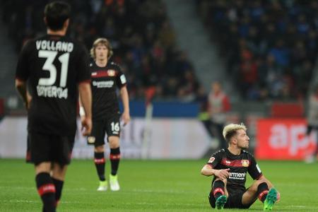 Schalke demontiert Abstiegskandidat Bayer: Korkut unter Druck