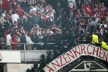 Polizeieinsatz im Gäste-Block: Bayern protestiert bei der UEFA
