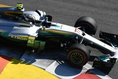 Formel 1: Bottas kontrolliert das Rennen