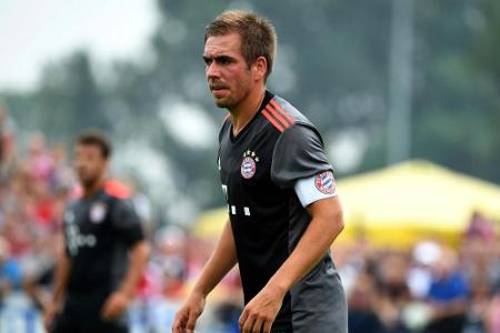 Lahm erwägt nach April-Scherz Klage