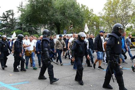 Randalierende Fußballfans: Bahn will härter durchgreifen