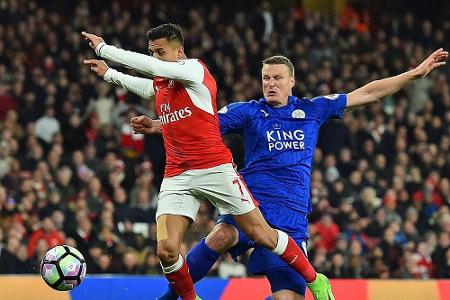 Eigentor von Huth: Arsenal schlägt Meister Leicester