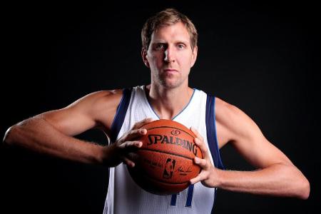 Nach Aus im Play-off-Rennen: Nowitzki bei Dallas-Sieg verletzt