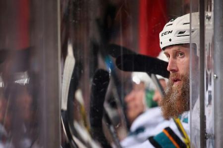 NHL-Play-offs: Thornton mit Kreuz- und Innenbandriss auf dem Eis