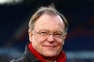 Vor Niedersachsenderby: Ministerpräsident Weil kritisiert DFL scharf