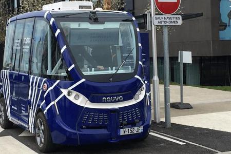 Autonome E-Shuttles am Pariser Airport
