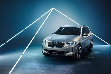 BMW Concept iX3 feiert Weltpremiere in China